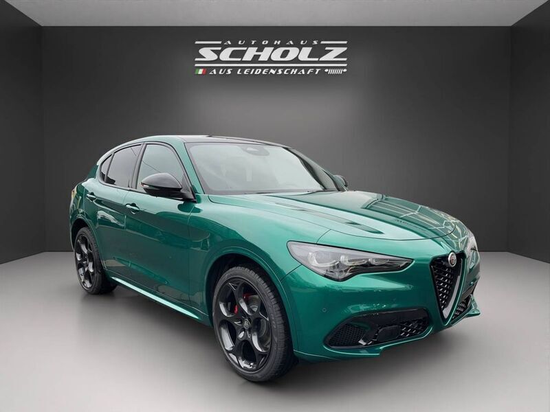 Neu Alfa Romeo Stelvio 209 PS (153 kW) 2025 Schwarz SUV