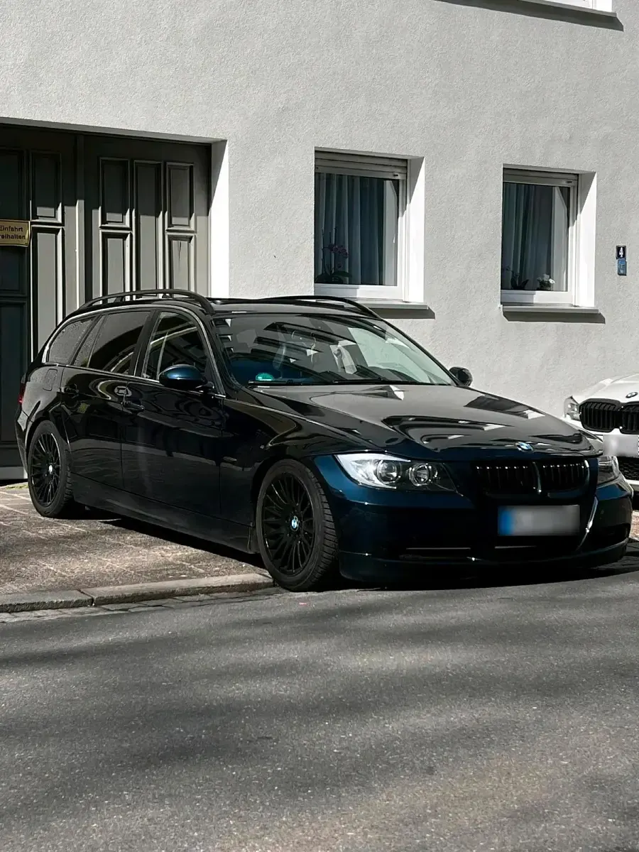 Gebraucht BMW 325 194 PS (142 kW) 2007 Blau Kombi
