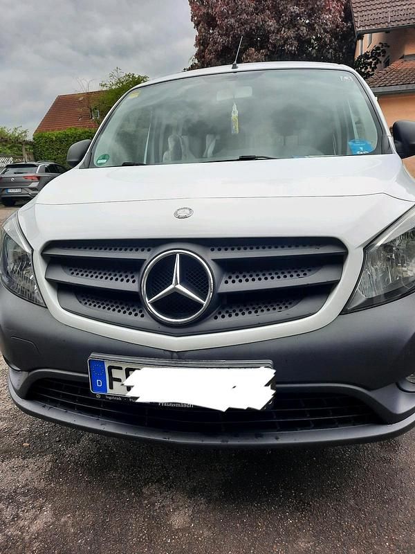 Weiß Gebraucht 2018 Mercedes Citan 111 Kombi | 8.500 € (Fairer Preis) - Bild 1/4