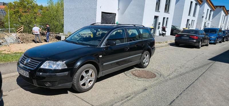 Usata VW Passat 131 CV (96 kW) 2003 Nero Station wagon