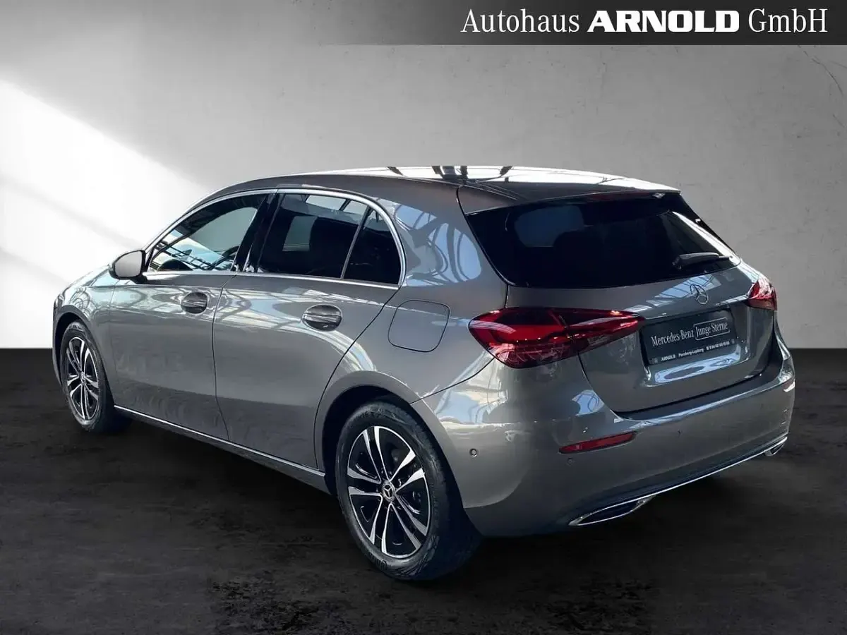 Gebraucht Mercedes A200 Progressive 163 PS (119 kW) 2025 Grau Limousine