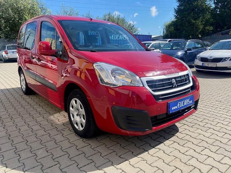 Gebraucht Peugeot TePee Active 99 PS (72 kW) 2016 Rot SUV