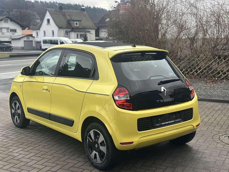 Gebraucht Renault Twingo Liberty 69 PS (50 kW) 2016 Hellgelb Kleinwagen