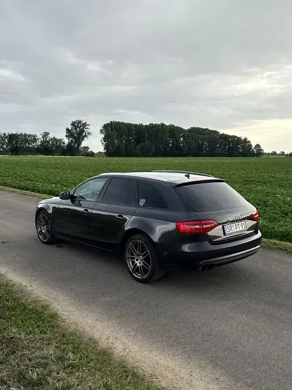 Gebraucht Audi A4 Attraction 143 PS (105 kW) 2012 Schwarz Kombi