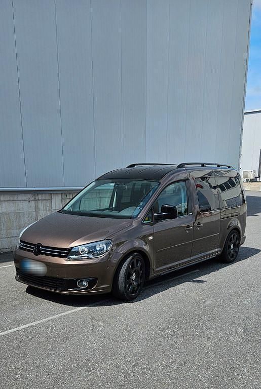 Braun Gebraucht 2013 VW Caddy Maxi Van / Kleinbus | 13.999 € (Teuer) - Bild 1/4