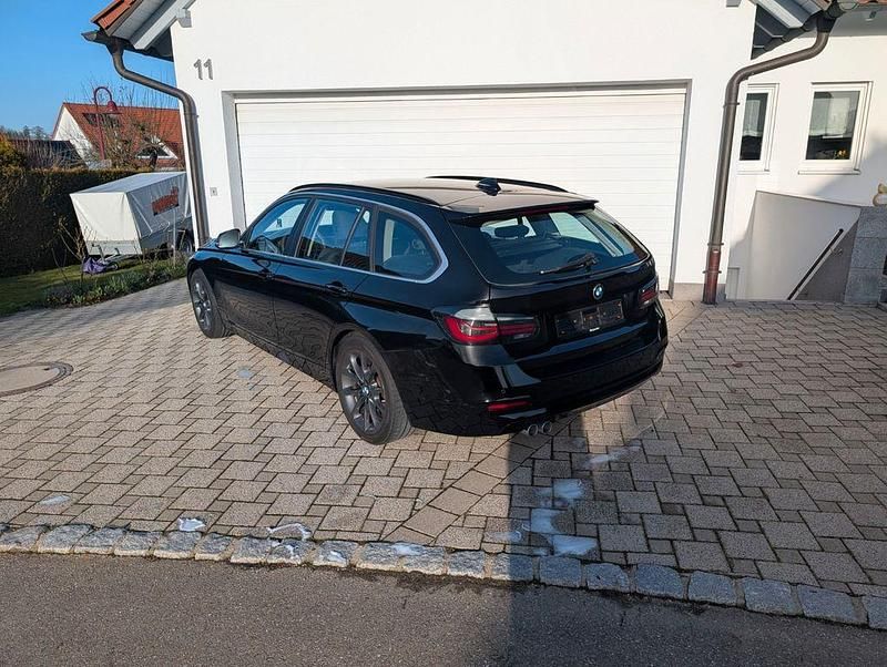 Gebraucht BMW 320 Advantage 190 PS (139 kW) 2017 Schwarz Kombi