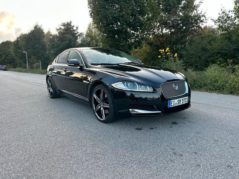 Schwarz Gebraucht 2011 Jaguar XF S Limousine | 8.000 € (Guter Preis) - Bild 1/4