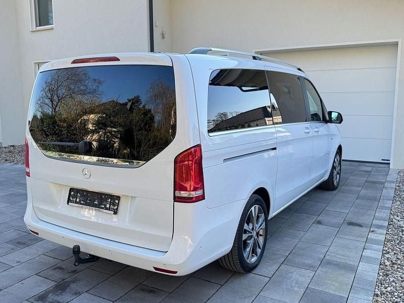 Gebraucht Mercedes E250 Avantgarde 190 PS (139 kW) 2015 Weiß Van / Kleinbus