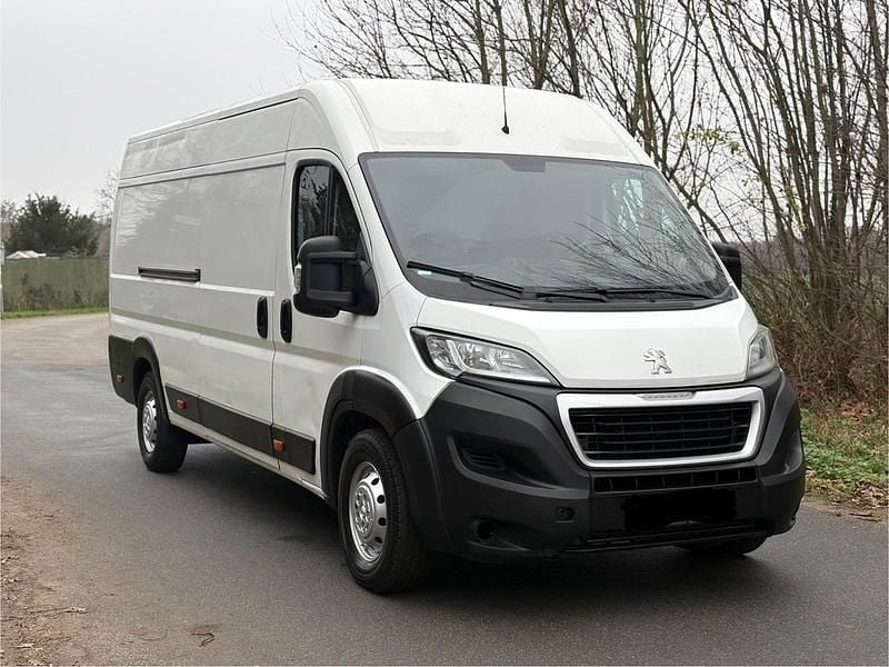 Gebraucht Peugeot Boxer 163 PS (119 kW) 2018 Weiß Van