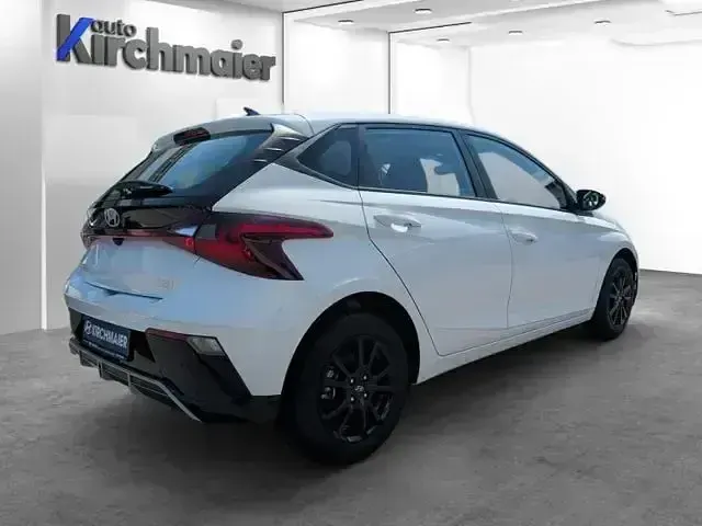 Gebraucht Hyundai i20 Trend 101 PS (74 kW) 2024 Weiß Kleinwagen