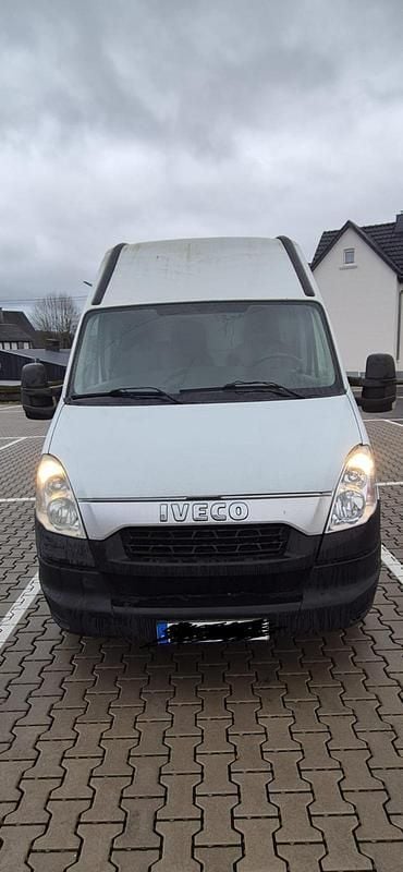 Weiß Gebraucht 2014 Iveco Daily | 7.998 € - Bild 1/4