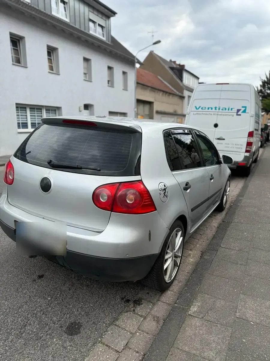 Gebraucht VW Golf V 105 PS (77 kW) 2005 Silber Kleinwagen