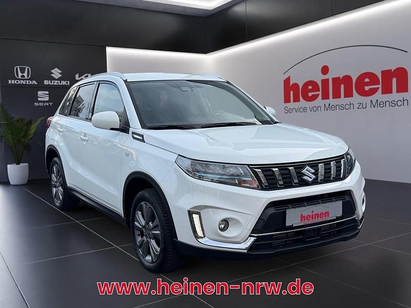 Gebraucht Suzuki Vitara Comfort 140 PS (102 kW) 2021 Superior white SUV