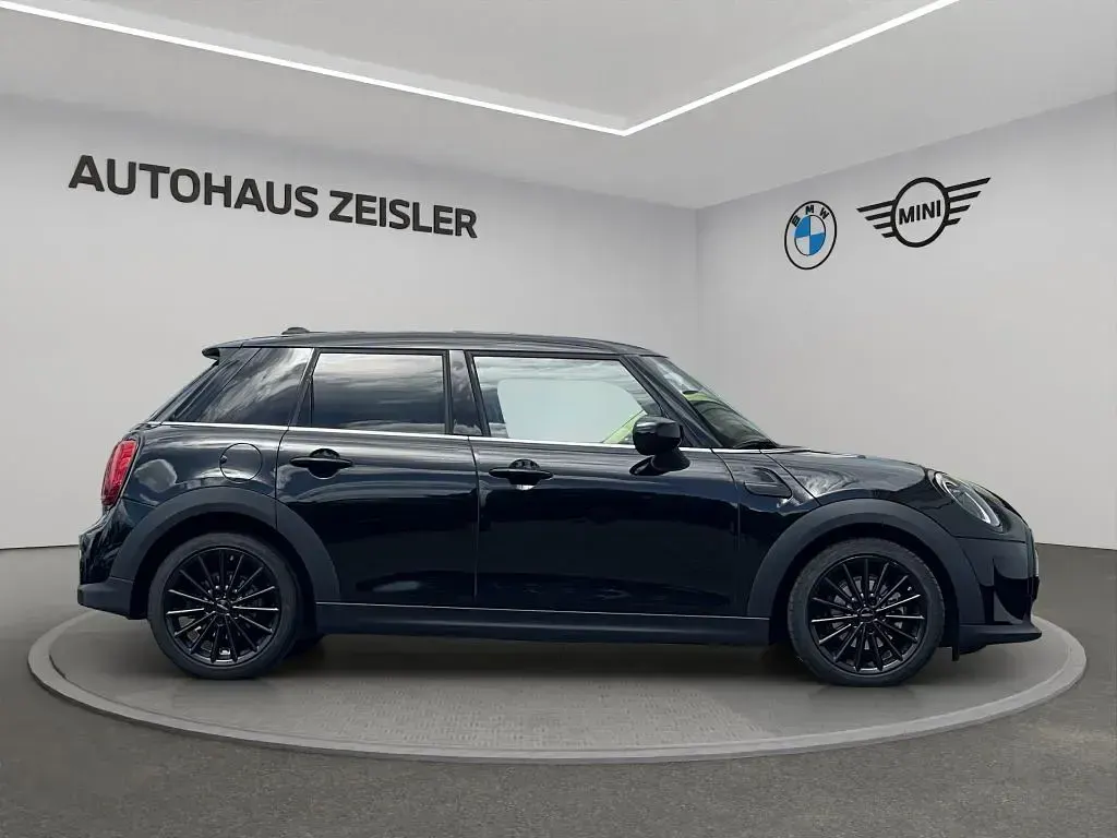Używany Mini Cooper 136 KM (100 kW) 2022 Czarny Hatchback