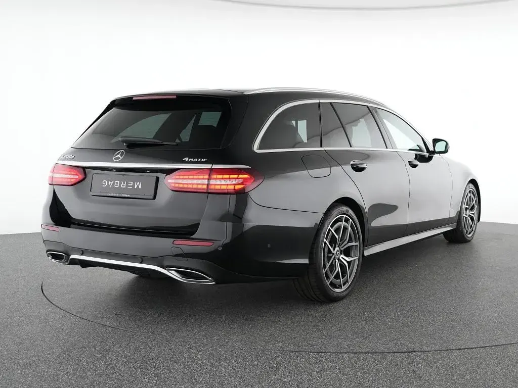 Gebraucht Mercedes E400 AMG 330 PS (242 kW) 2022 Schwarz Limousine