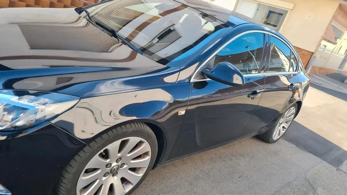 Gebraucht Opel Insignia 163 PS (119 kW) 2009 Schwarz Limousine