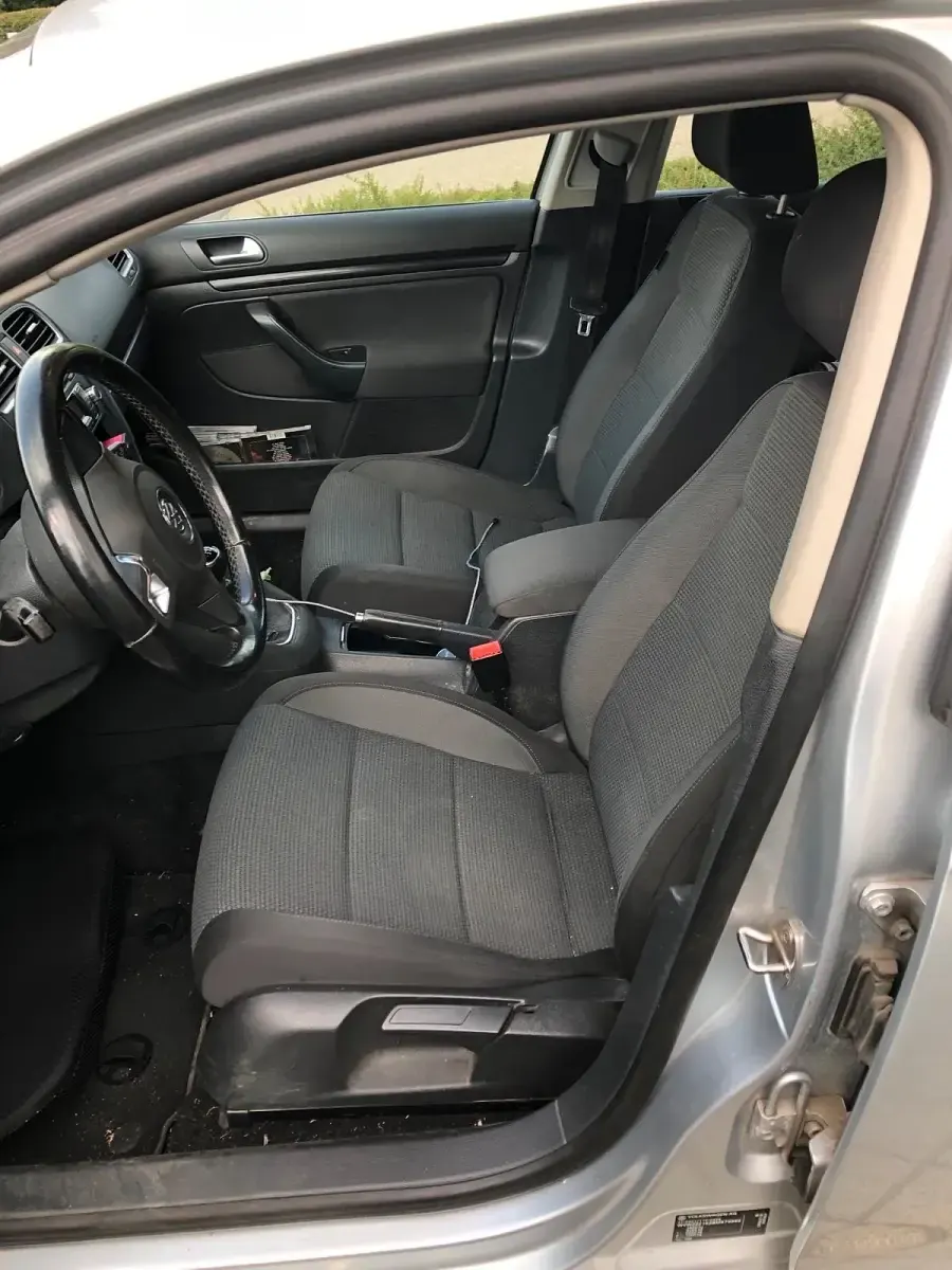 Gebraucht VW Golf VI 122 PS (89 kW) 2011 Grau Kleinwagen