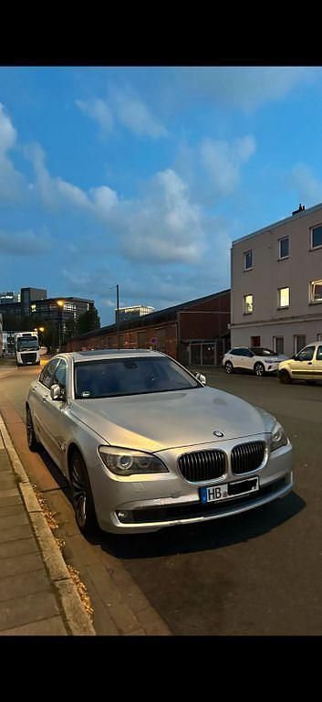 Gebraucht BMW 730 245 PS (180 kW) 2009 Silber Limousine