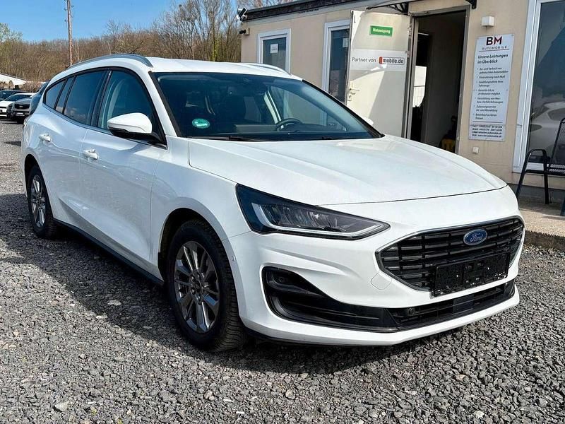 Gebraucht Ford Focus Titanium 116 PS (85 kW) 2023 Frozen white Kombi