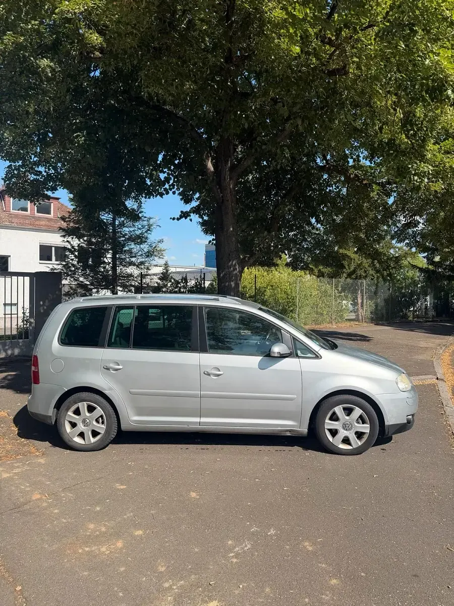 Gebraucht VW Touran 2003 Silber Van / Kleinbus