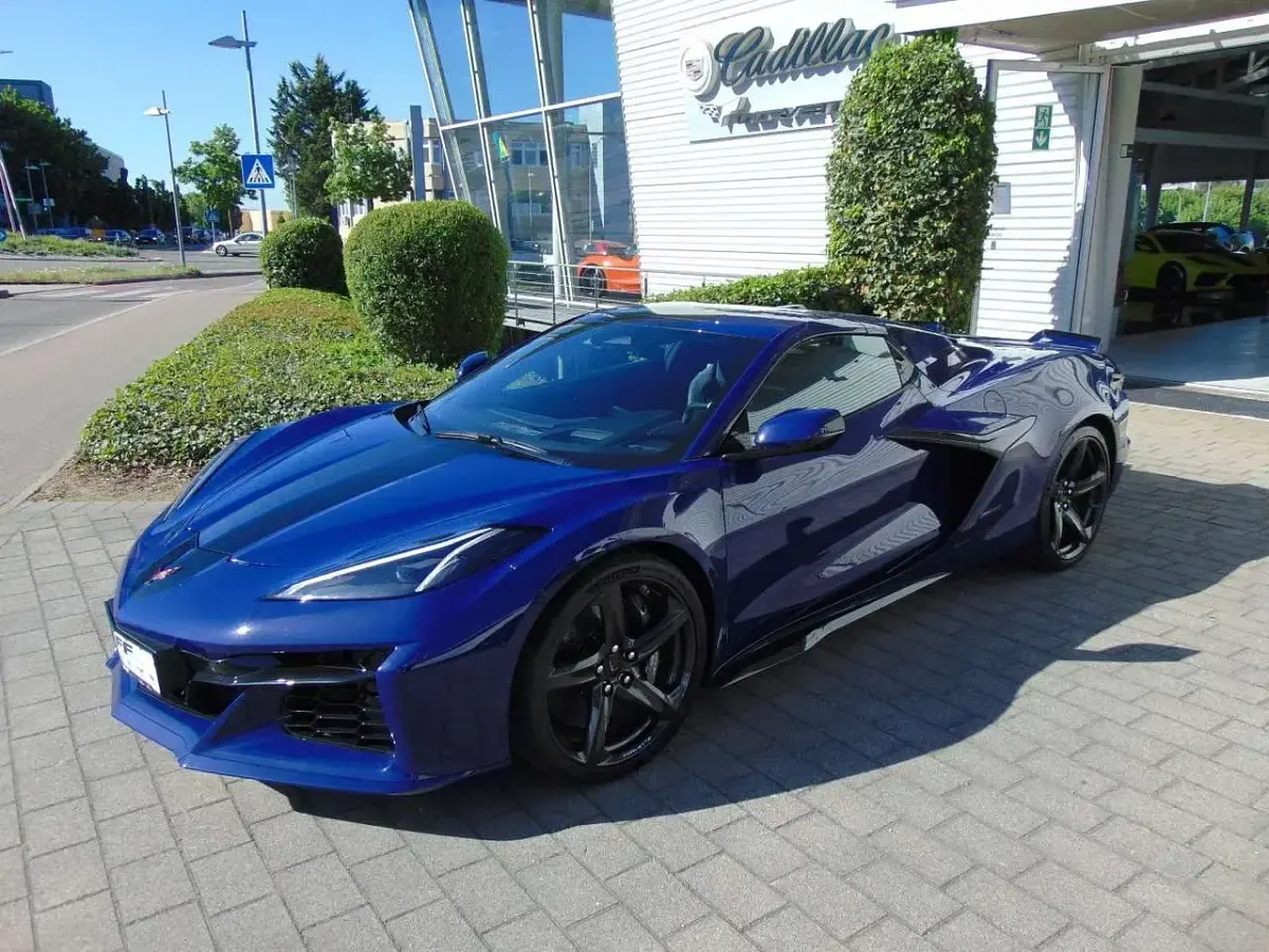 Second-hand Corvette C8 643 CP (472 kW) 2025 Hysterial pirple met. Cabrio
