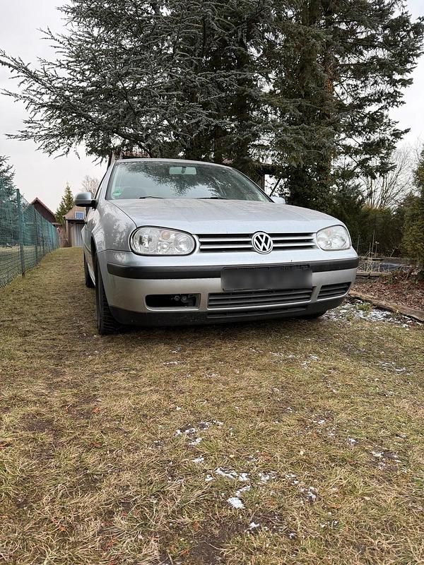 Grau Gebraucht 2002 VW Golf IV Kleinwagen | 999 € (Fairer Preis) - Bild 1/4