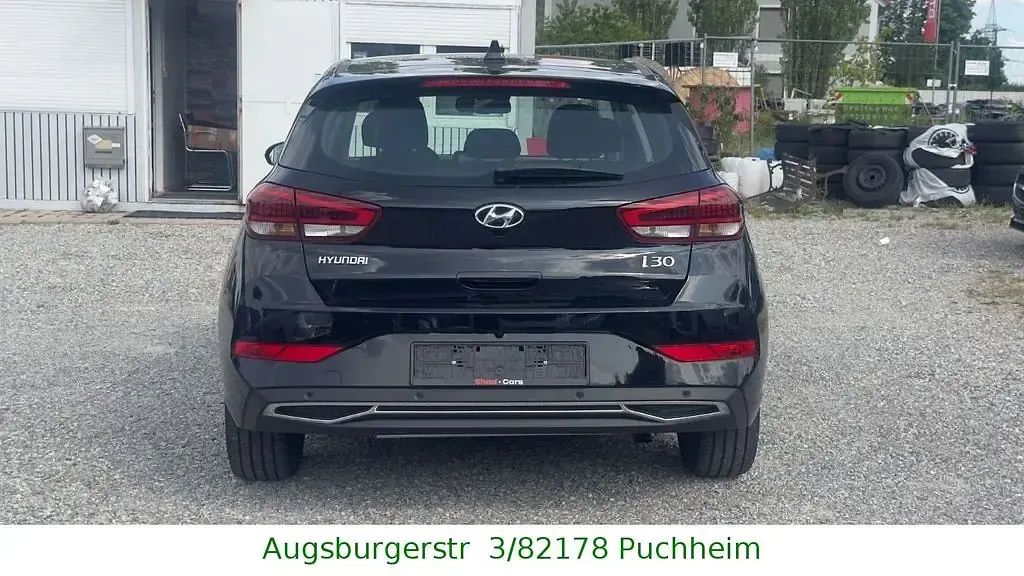 Gebraucht Hyundai i30 Trend 160 PS (117 kW) 2022 Schwarz Limousine