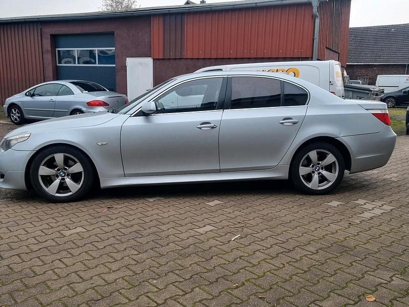 Gebraucht BMW 525 191 PS (140 kW) 2003 Silber Limousine