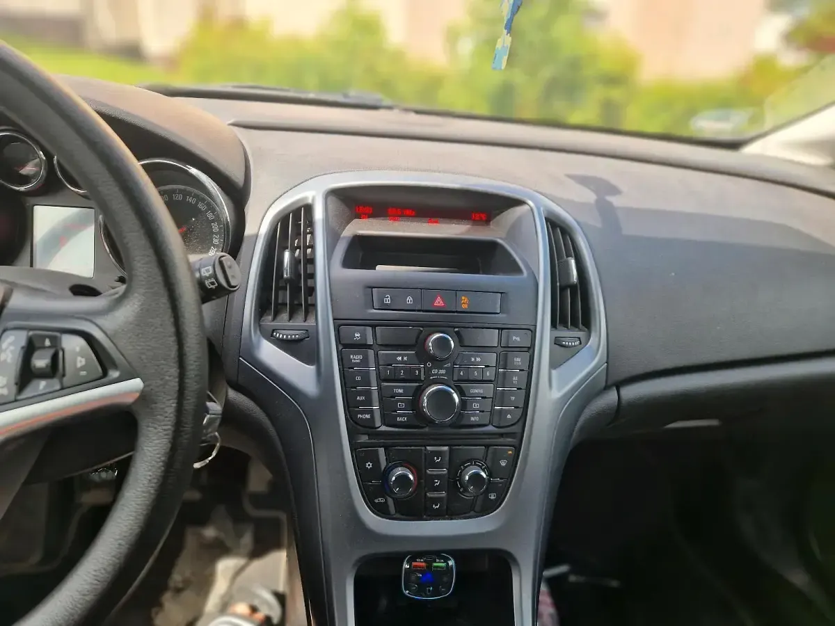 Gebraucht Opel Astra 136 PS (100 kW) 2012 Braun Kombi