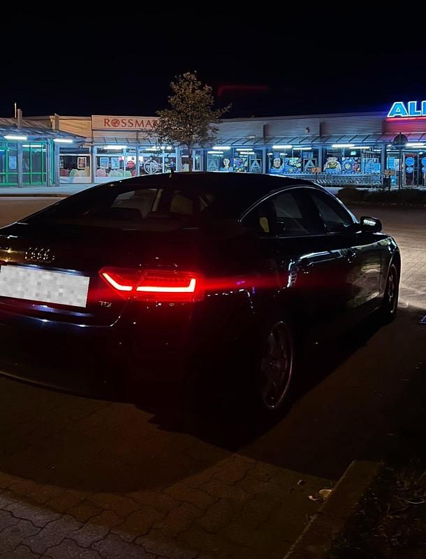 Schwarz Gebraucht 2015 Audi A5 Sportback Comfort Kleinwagen | 10.990 € (Superpreis) - Bild 1/1