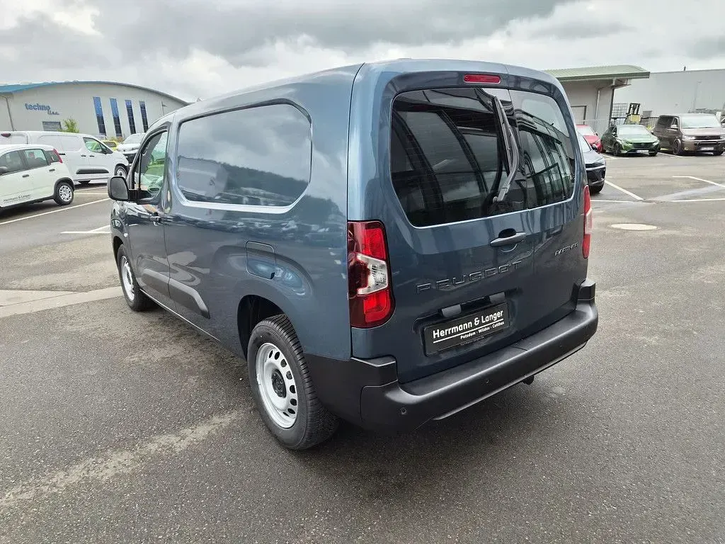 Neu Peugeot Partner 131 PS (96 kW) 2026 Blau Van / Kleinbus