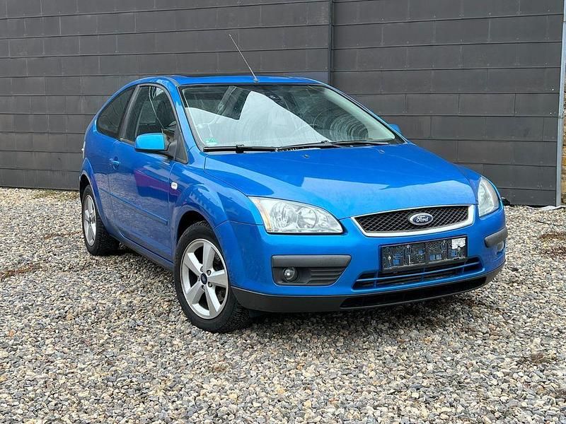 Gebraucht Ford Focus Titanium 109 PS (80 kW) 2006 Blau Limousine