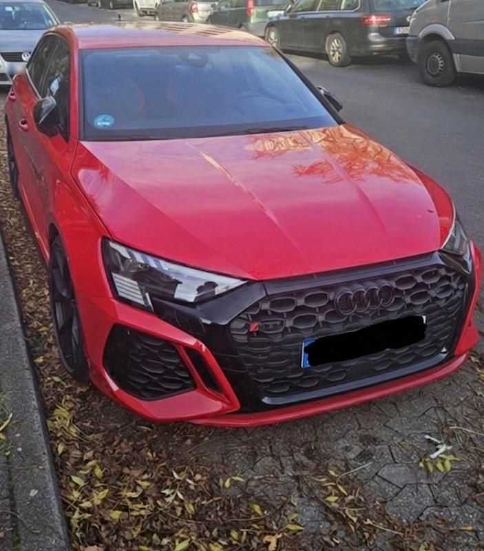 Gebraucht Audi RS3 Ambiente 400 PS (294 kW) 2022 Rot Limousine