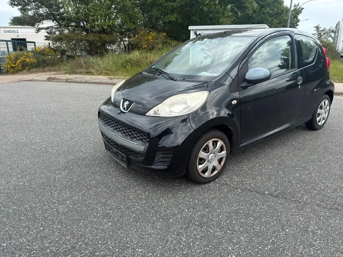 Gebraucht Peugeot 107 68 PS (50 kW) 2009 Schwarz Kleinwagen