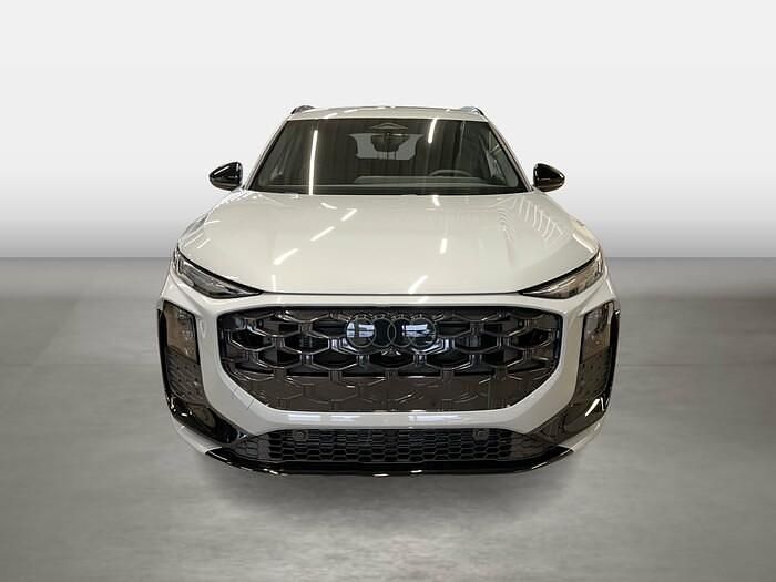 Neu Audi Q3 Ambiente 150 PS (110 kW) 2025 Pfeilgrau perleffekt SUV