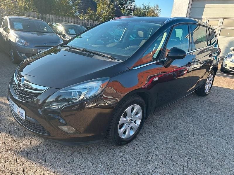 Braun Gebraucht 2015 Opel Zafira Tourer Innovation Van / Kleinbus | 7.450 € (Fairer Preis) - Bild 1/4