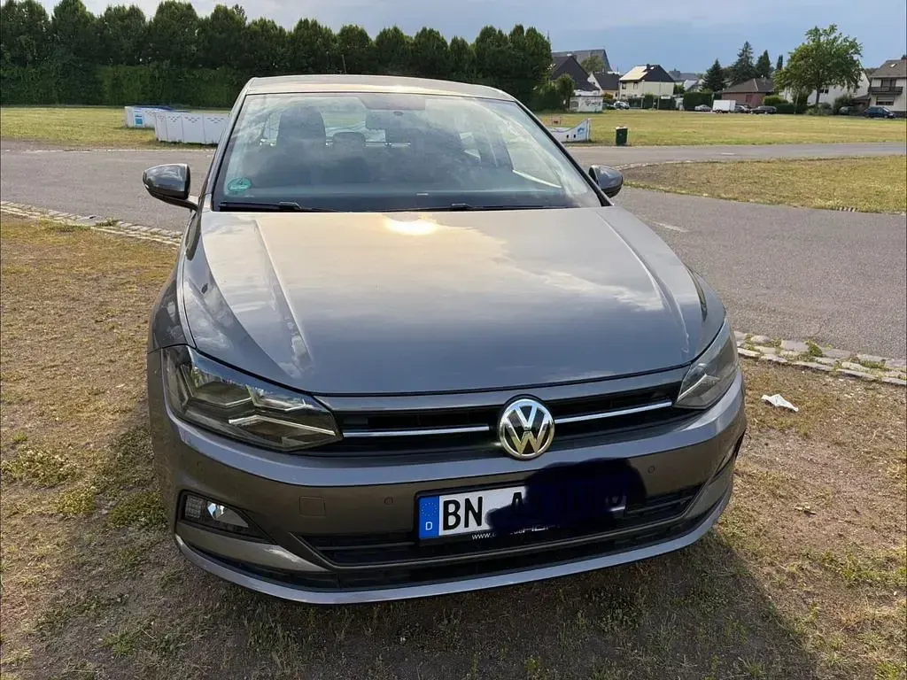 Gebraucht VW Polo Comfortline 65 PS (47 kW) 2019 Silber Kleinwagen