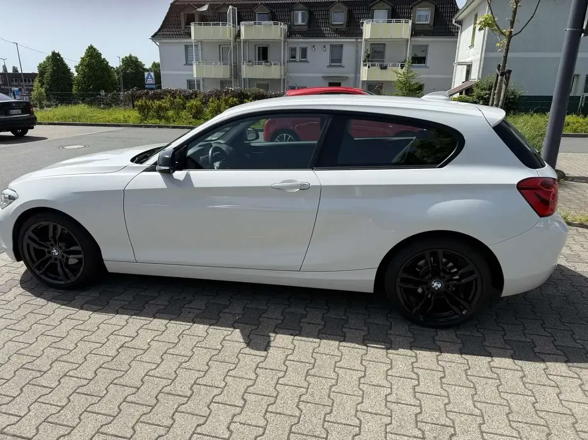 Gebraucht BMW 116 109 PS (80 kW) 2015 Weiß Kleinwagen