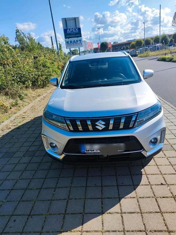 Silber Gebraucht 2020 Suzuki Vitara Comfort SUV | 15.800 € (Guter Preis) - Bild 1/4