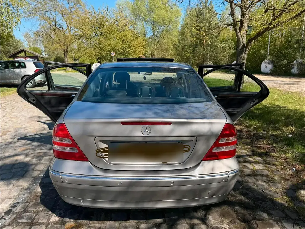 Gebraucht Mercedes C180 143 PS (105 kW) 2004 Silber Limousine