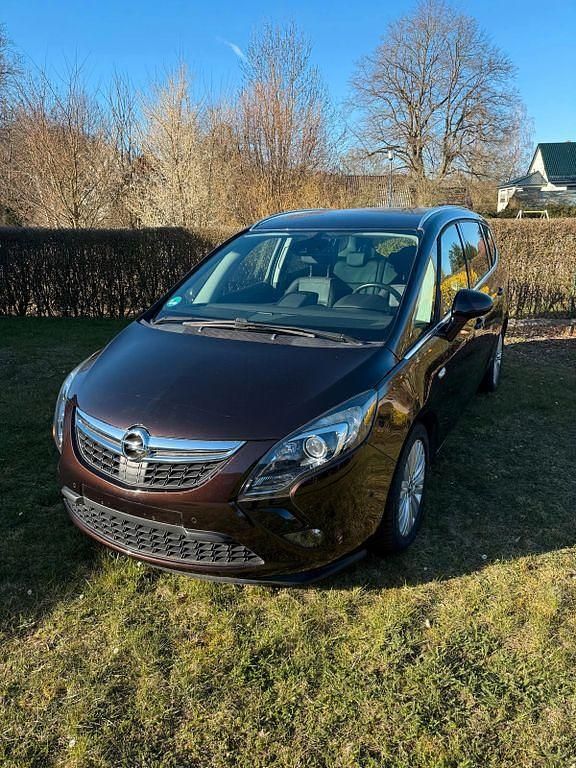 Gebraucht Opel Zafira Tourer Business Edition 131 PS (96 kW) 2015 Braun Van / Kleinbus