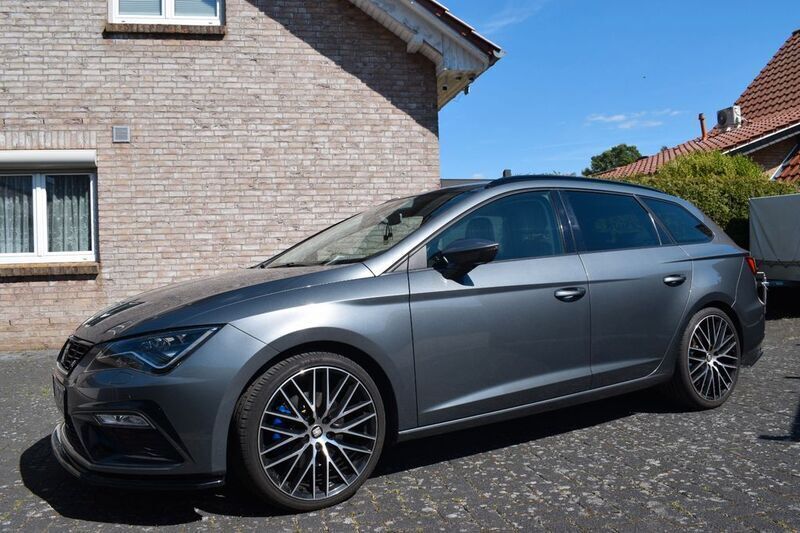 Grau Gebraucht 2018 Seat Leon ST FR Kombi | 16.300 € (Guter Preis) - Bild 1/4