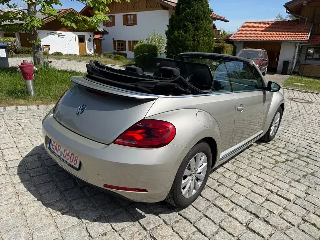 Gebraucht VW Beetle Cabriolet Design 105 PS (77 kW) 2015 Silber Cabrio
