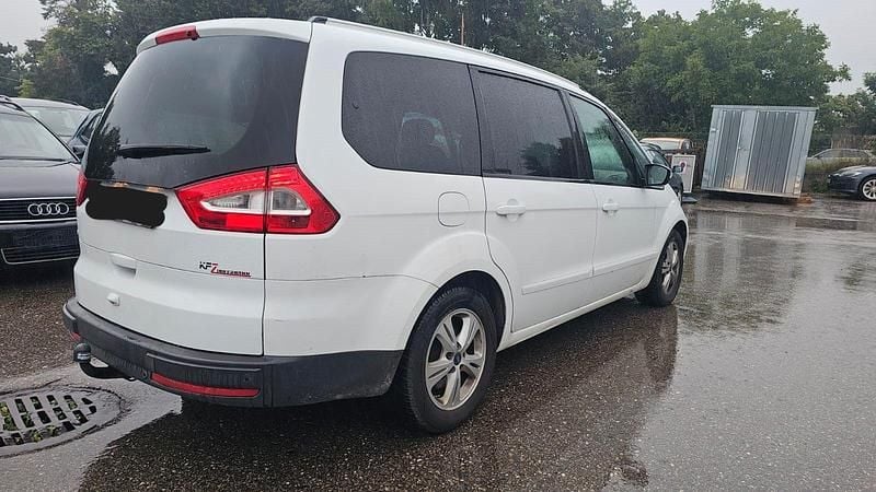 Gebraucht Ford Galaxy Business Edition 140 PS (102 kW) 2015 Weiß Van / Kleinbus