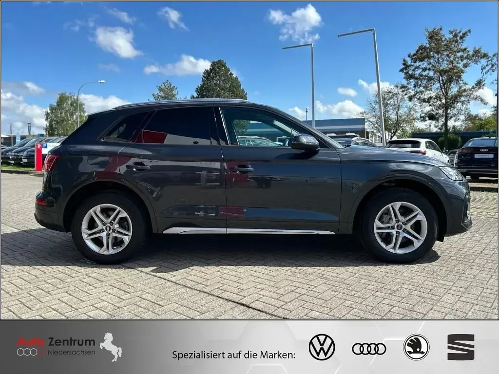 Käytetty Audi Q5 Advanced 204 HP (150 kW) 2023 Harmaa Katumaasturi