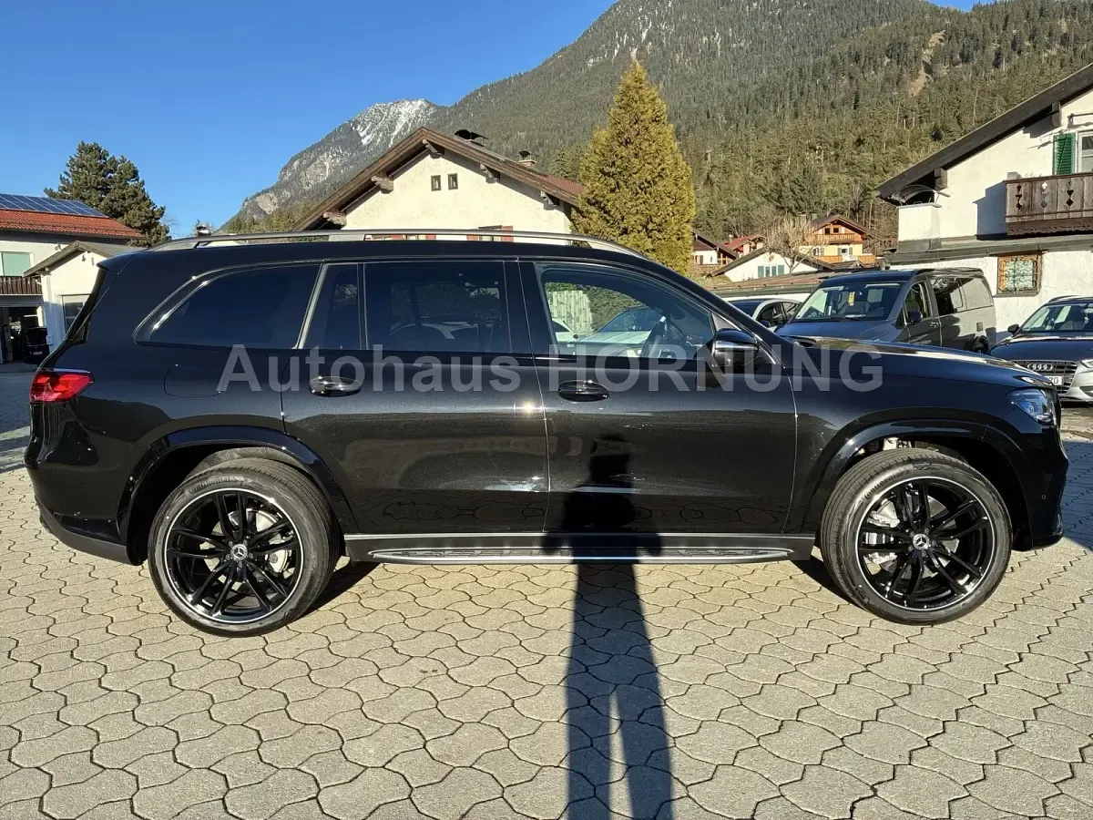 Gebraucht Mercedes GLS450 AMG 367 PS (269 kW) 2026 Metalliclack obsidianschwarz SUV