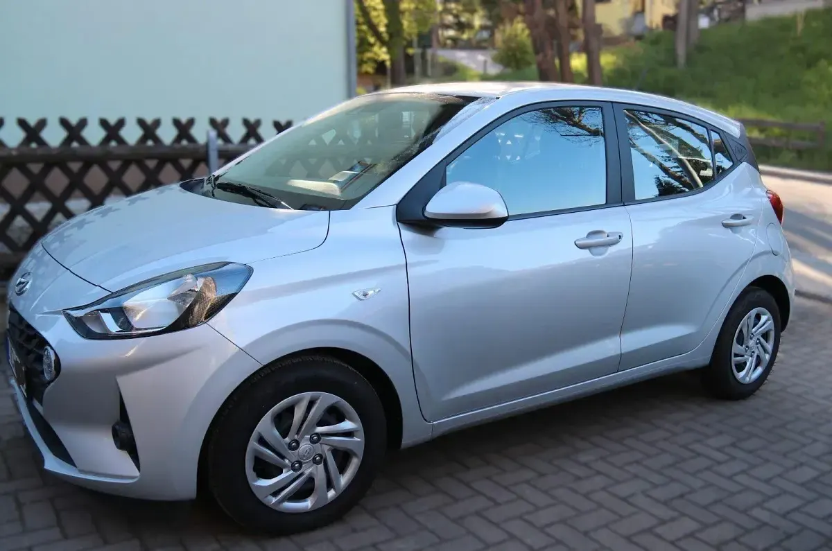 Gebraucht Hyundai i10 Select 67 PS (49 kW) 2022 Silber Kleinwagen