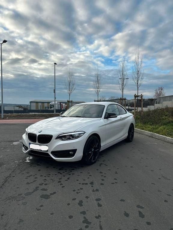 Gebraucht BMW 220 Sport Line 190 PS (139 kW) 2018 Weiß Coupé