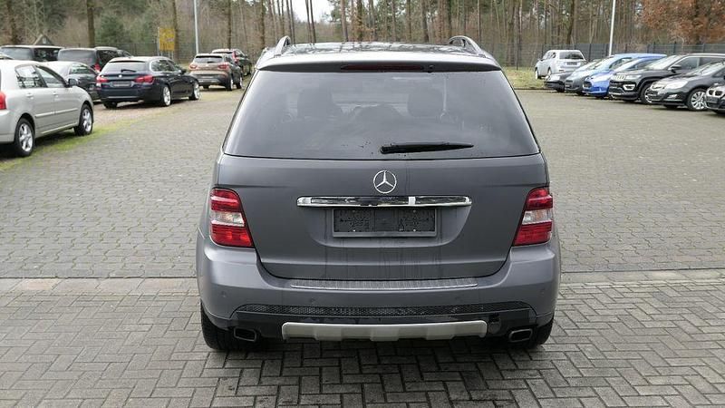 Gebraucht Mercedes ML350 272 PS (200 kW) 2006 Schwarz SUV