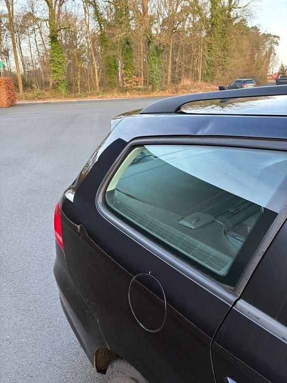 Gebraucht VW Passat 140 PS (102 kW) 2013 Schwarz Kombi